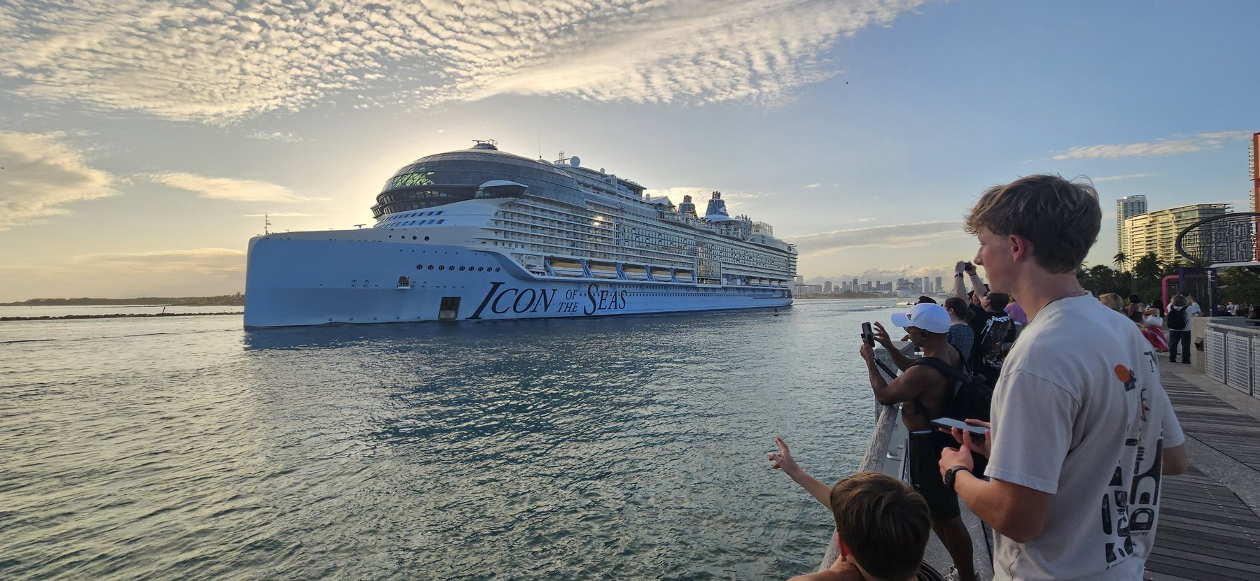Icon of the Seas leaving the Port of Miami